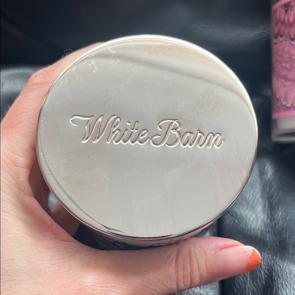 2 New Bath & Body Works (White Barn) Blue and Pink Candle Duo - Picture 2 of 9